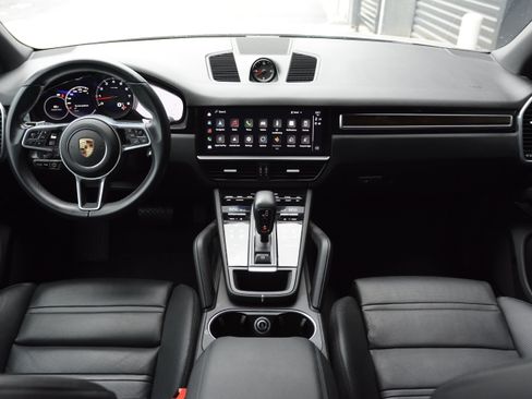 Certified 2023 Porsche Cayenne AWD/4WD image 12