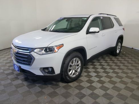 Used 2020 Chevrolet Traverse LT w/ Driver Confidence II Package image 12