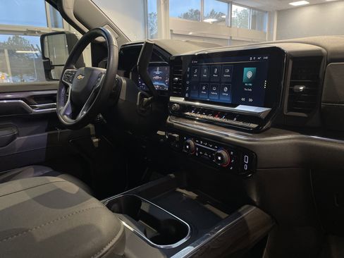 Used 2024 Chevrolet Silverado 2500 LTZ w/ LTZ Convenience Package image 35