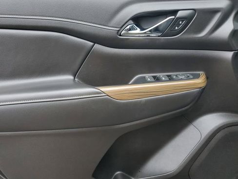 Used 2022 GMC Acadia SLE image 21