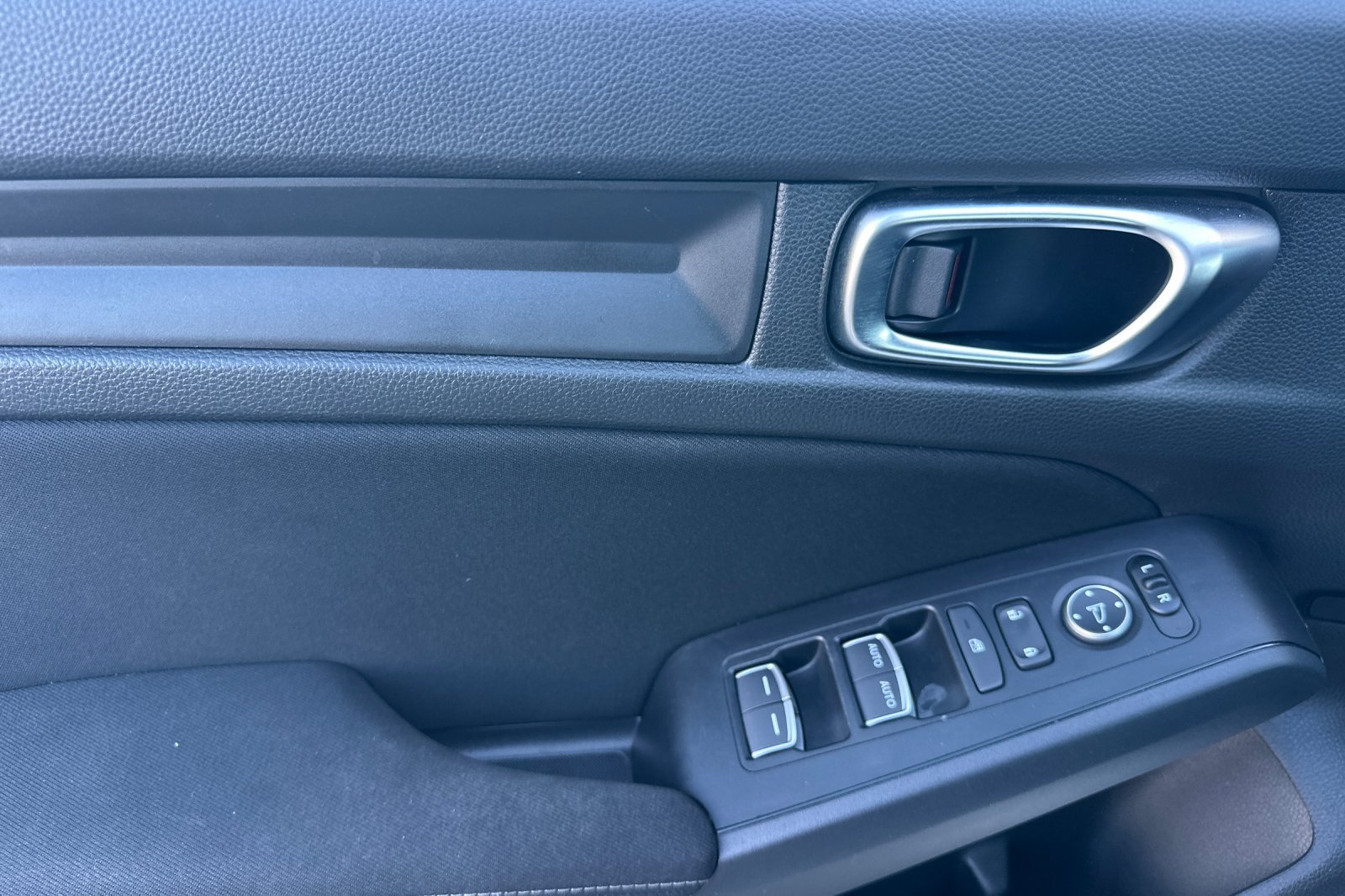 Used 2025 Honda Civic Sport image 11