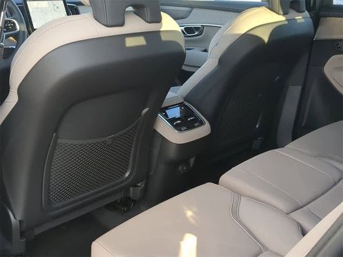 New 2026 Volvo XC90 B6 Plus w/ Protection Package Premier image 17