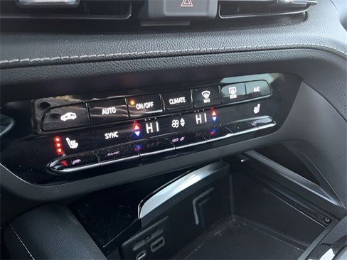 Certified 2022 Buick Envision Essence w/ Technology Package I image 20