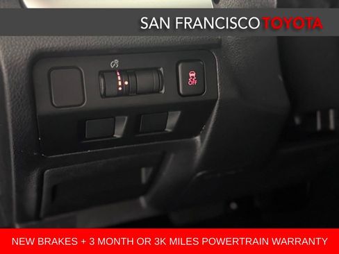 Used 2017 Subaru Crosstrek 2.0i Premium image 17