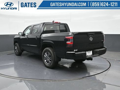 Used 2025 Nissan Frontier SV w/ SV Convenience Package AWD/4WD image 8