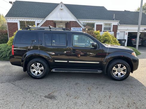 Used 2011 Nissan Pathfinder Silver AWD/4WD image 9