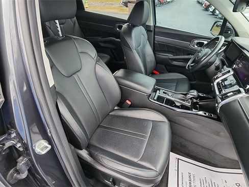 Used 2023 Kia Sorento SX image 31