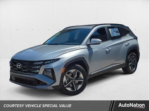 New 2025 Hyundai Tucson SEL image 1