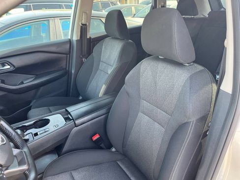 Used 2025 Nissan Rogue SV FWD image 29