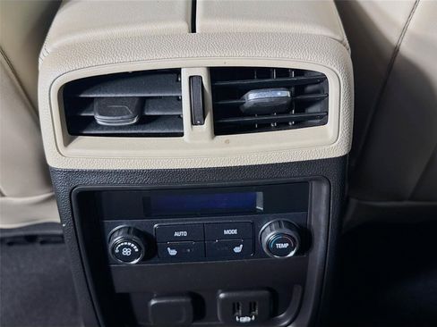 Certified 2019 Buick Envision Essence FWD image 25