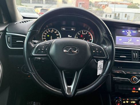Used 2017 INFINITI QX30 FWD image 40