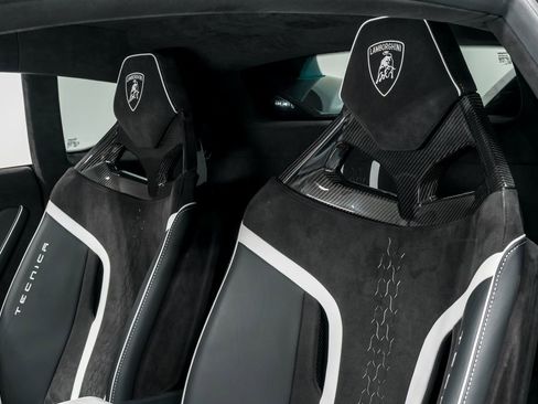 Used 2023 Lamborghini Huracan Tecnica image 19