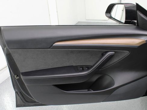 Used 2021 Tesla Model 3 Performance image 35