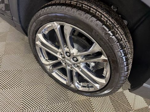 New 2025 Chevrolet Traverse LT w/ Enhanced Driving Package FWD image 10