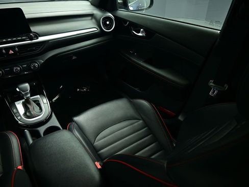 Certified 2021 Kia Forte GT w/ GT2 Package image 14