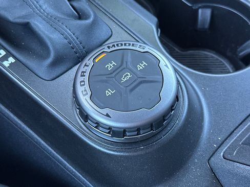 Used 2023 Ford Bronco Outer Banks image 32