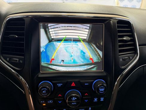 Used 2017 Jeep Grand Cherokee Limited w/ Luxury Group II image 37