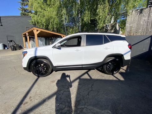 Used 2022 GMC Terrain SLE w/ Elevation Edition AWD/4WD image 3