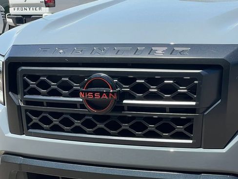 Used 2024 Nissan Frontier PRO-4X w/ Off-Road Protection Package AWD/4WD image 39