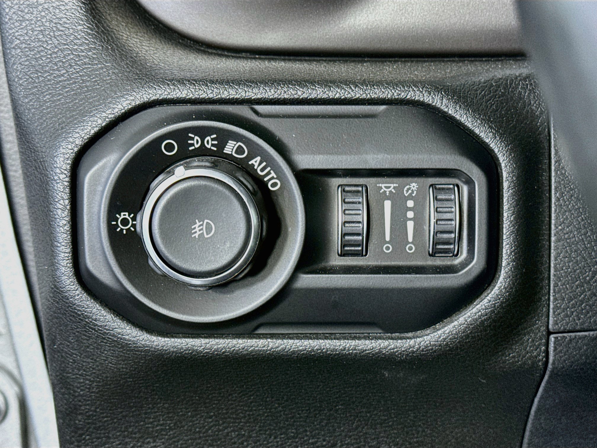 Used 2018 Jeep Wrangler Unlimited Sport S AWD/4WD image 10