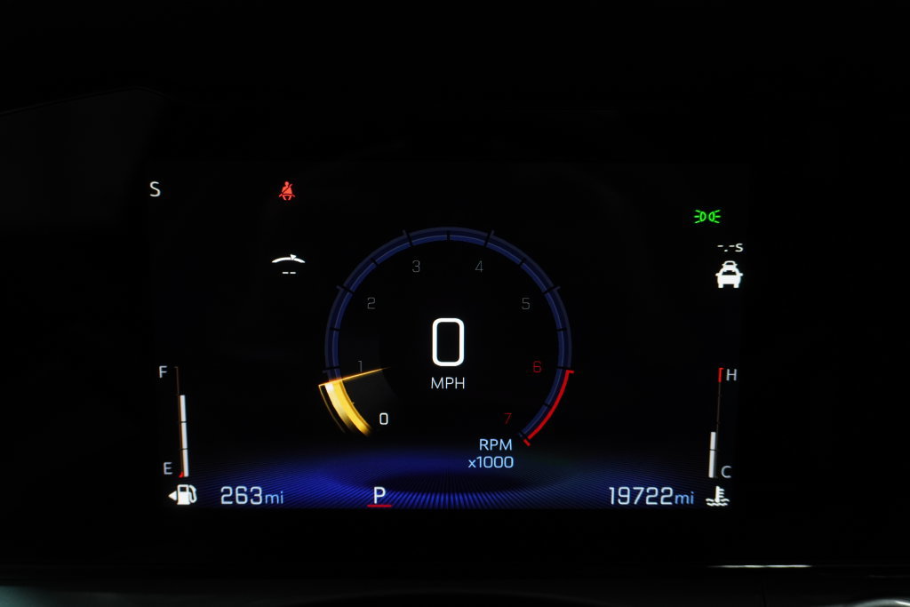 Used 2025 Chevrolet Trax LT w/ Driver Confidence Package FWD image 26
