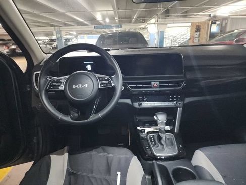 Certified 2025 Kia Seltos S FWD image 6