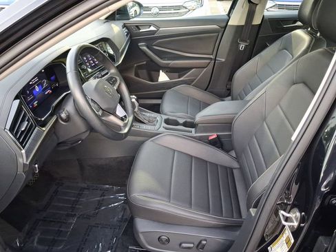 Certified 2023 Volkswagen Jetta SE FWD image 14