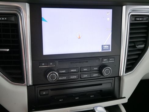 Used 2017 Porsche Macan S image 29