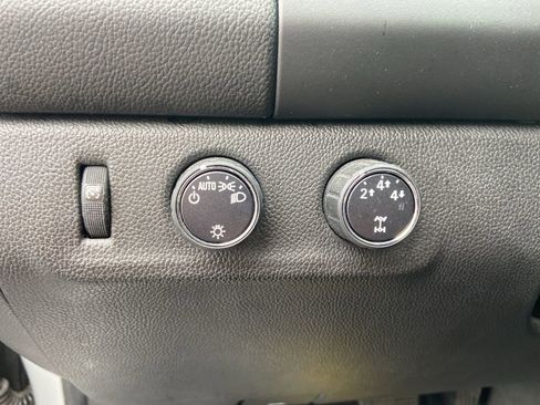 Used 2016 Chevrolet Colorado LT AWD/4WD image 17