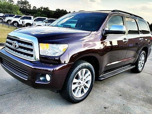 Used 2016 Toyota Sequoia Limited w/ Safety & Convenience Package RWD image 5