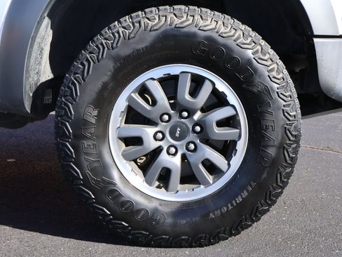 Used 2010 Ford F150 Raptor image 26