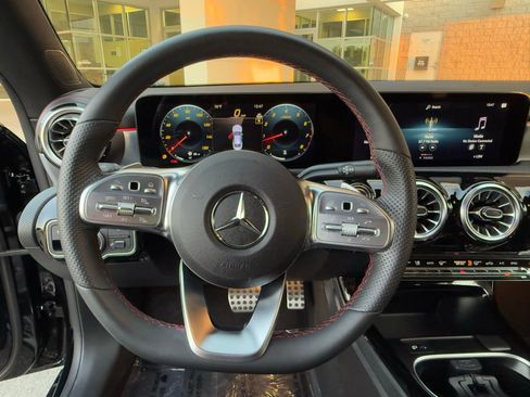 Used 2023 Mercedes-Benz CLA 250 image 23