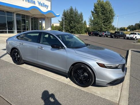 New 2025 Honda Accord SE image 2