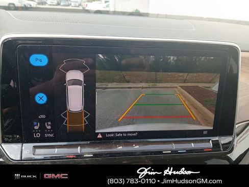 Used 2025 Volkswagen Atlas SE FWD image 9