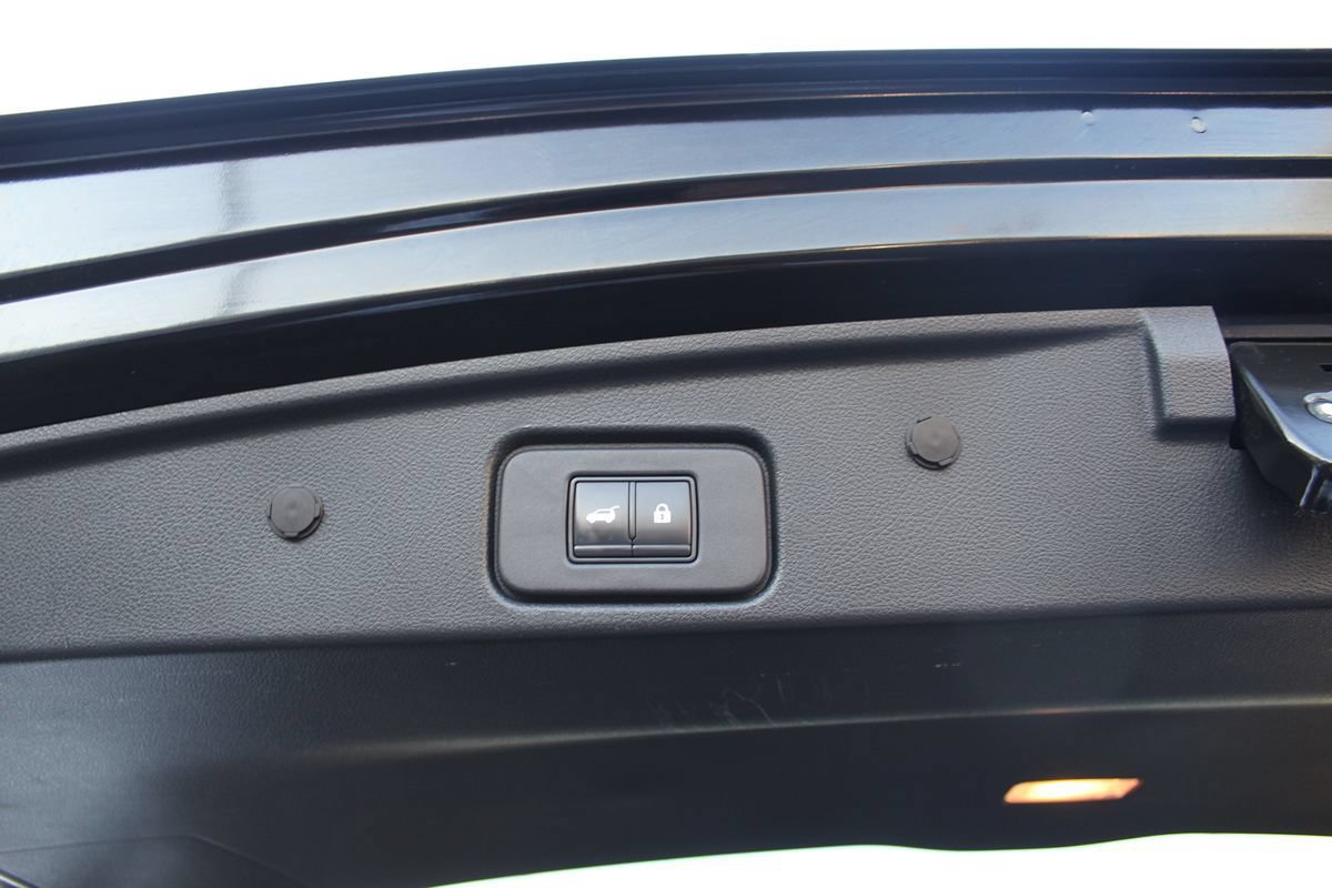 Used 2022 Nissan Pathfinder SL w/ SL Premium Package FWD image 39