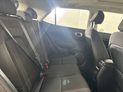Used 2025 Hyundai Venue SEL FWD image 25