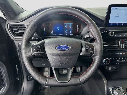 Certified 2025 Ford Escape ST-Line AWD/4WD image 11