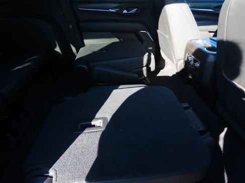 Used 2021 GMC Yukon XL Denali image 13