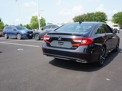 Used 2022 Honda Accord Sport image 3