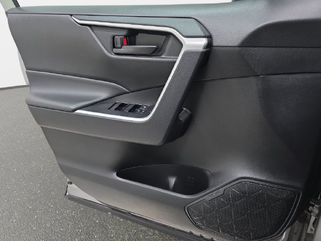 Certified 2024 Toyota RAV4 LE FWD image 22