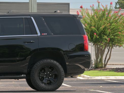 Used 2019 Chevrolet Tahoe LT w/ Luxury Package AWD/4WD image 6