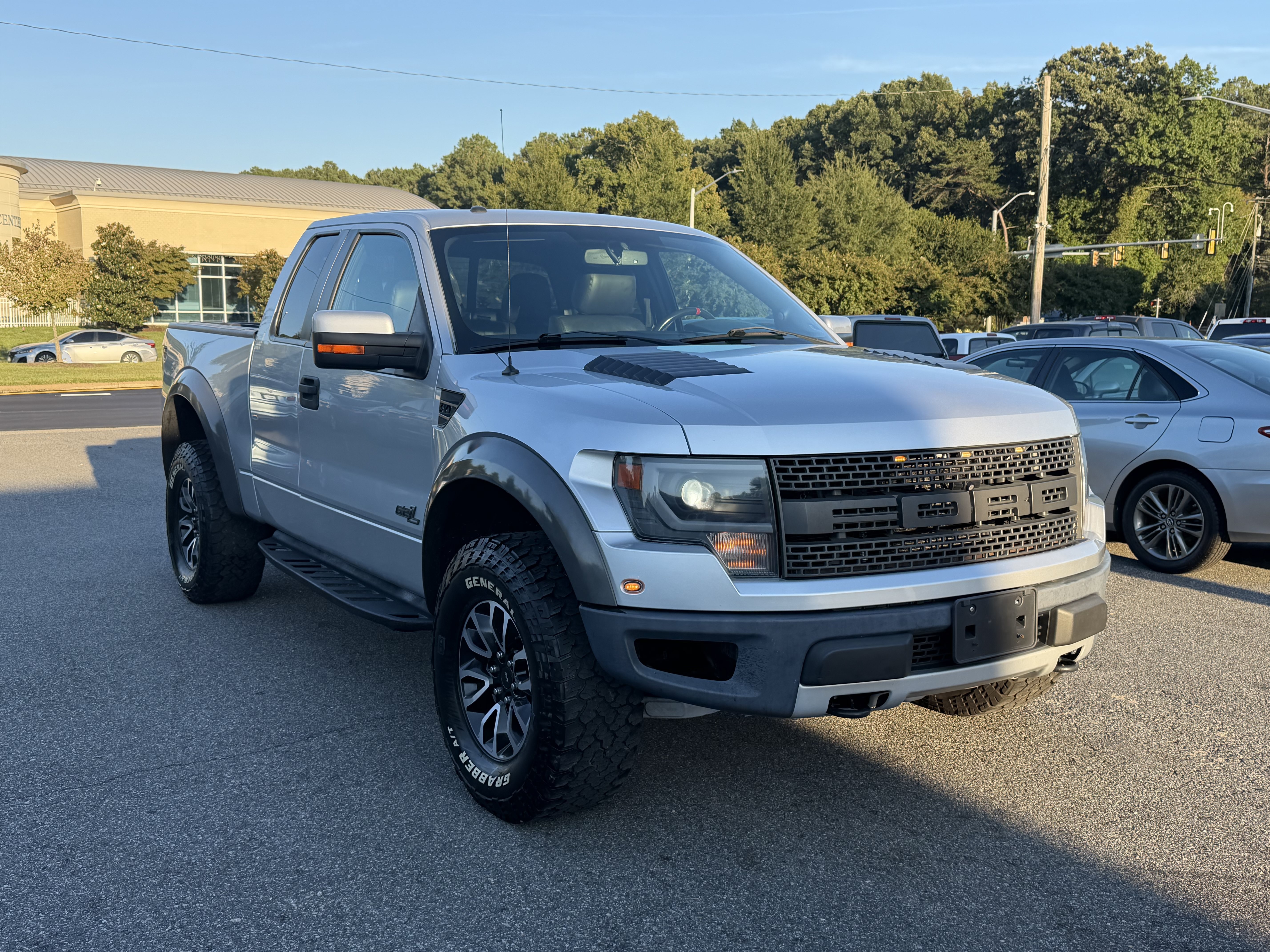 Used 2013 Ford F150 Raptor w/ Luxury Equipment Group AWD/4WD image 4