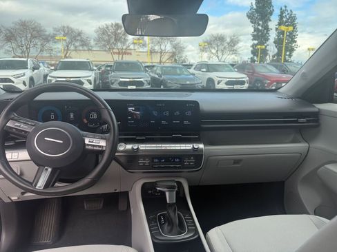 Used 2025 Hyundai Kona SEL image 33