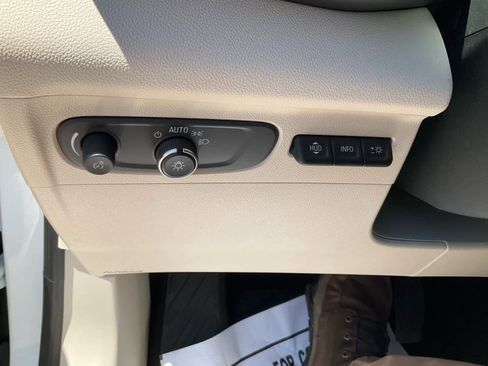 Used 2022 Buick Envision Avenir w/ Technology Package II AWD/4WD image 22