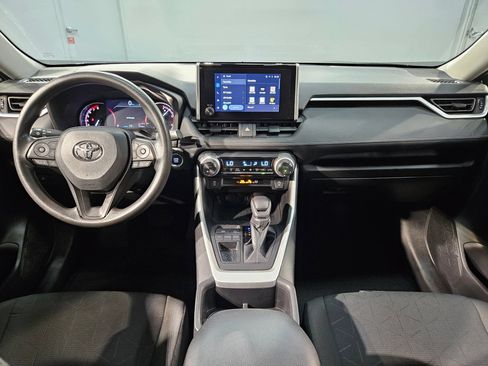 Used 2024 Toyota RAV4 XLE FWD image 10