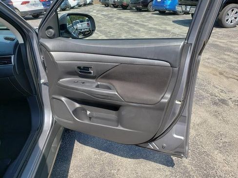 Used 2016 Mitsubishi Outlander SE AWD/4WD image 20
