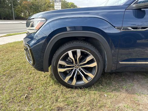 Used 2023 Volkswagen Atlas SEL Premium image 12