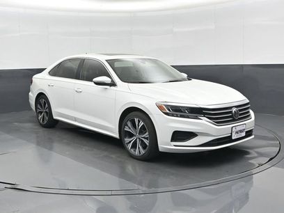 Used 2021 Volkswagen Passat 2.0T SE