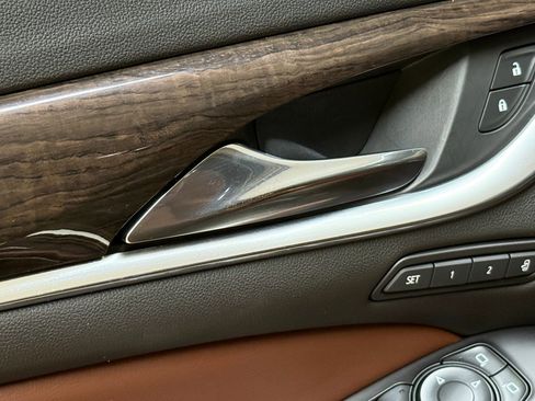 Used 2021 Buick Enclave Avenir w/ Avenir Technology Package image 22