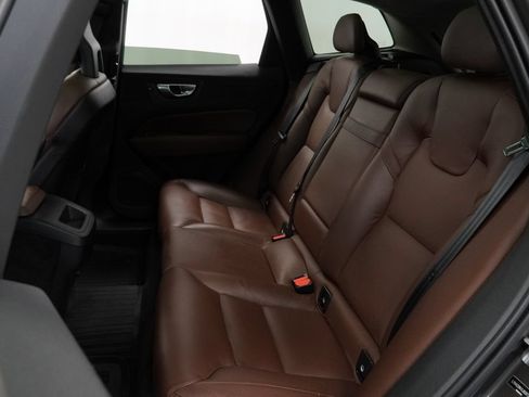 Used 2018 Volvo XC60 T6 Momentum w/ Advanced Package AWD/4WD image 18